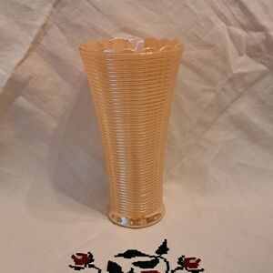 Vintage Scalloped Rim Fire King Peach Glass Vase (7x4x2)
